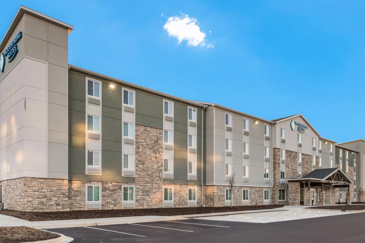 Woodspring Suites Charlotte - University Research Park Экстерьер фото
